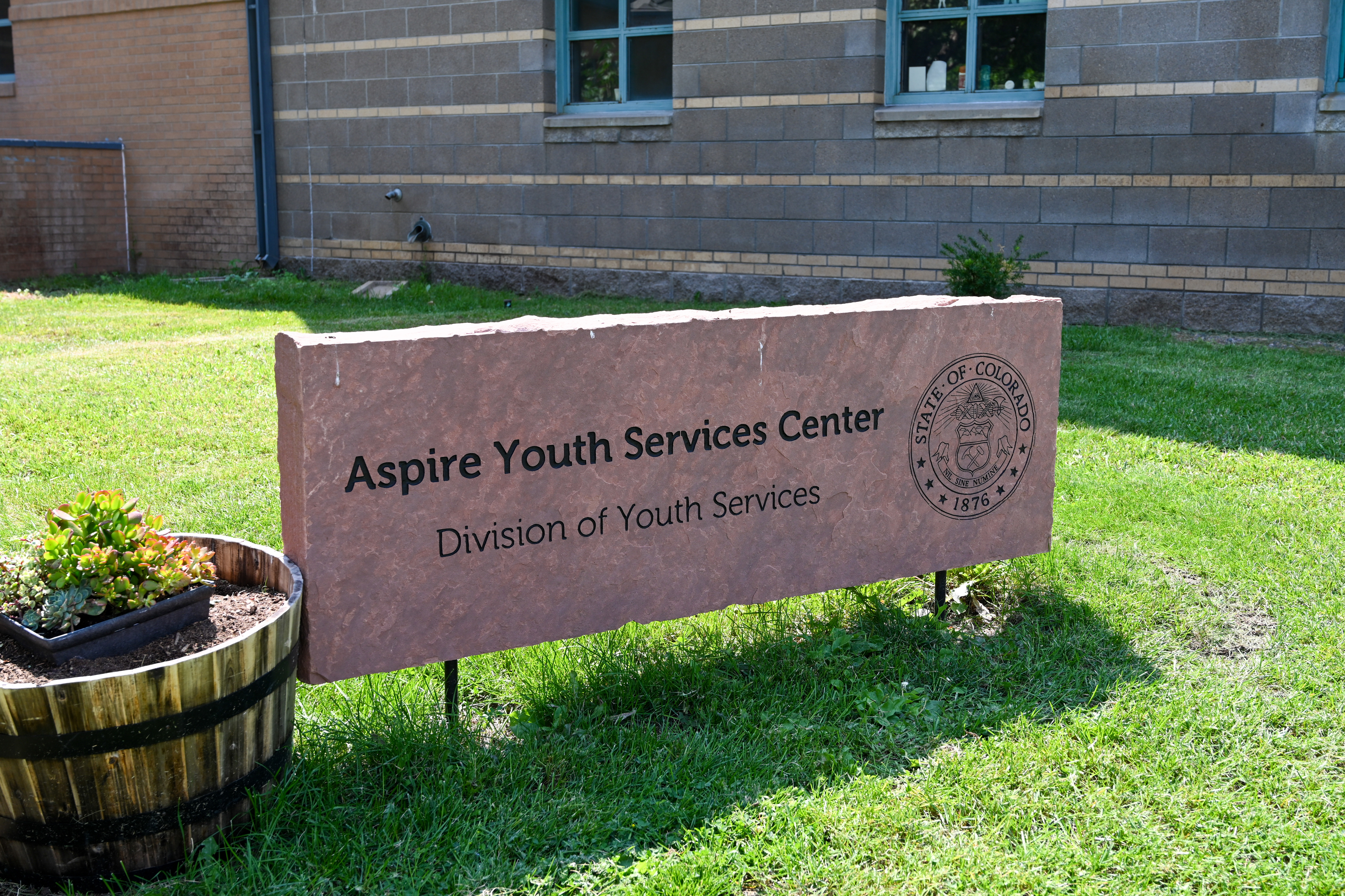 Aspire Youth Services Center sign 