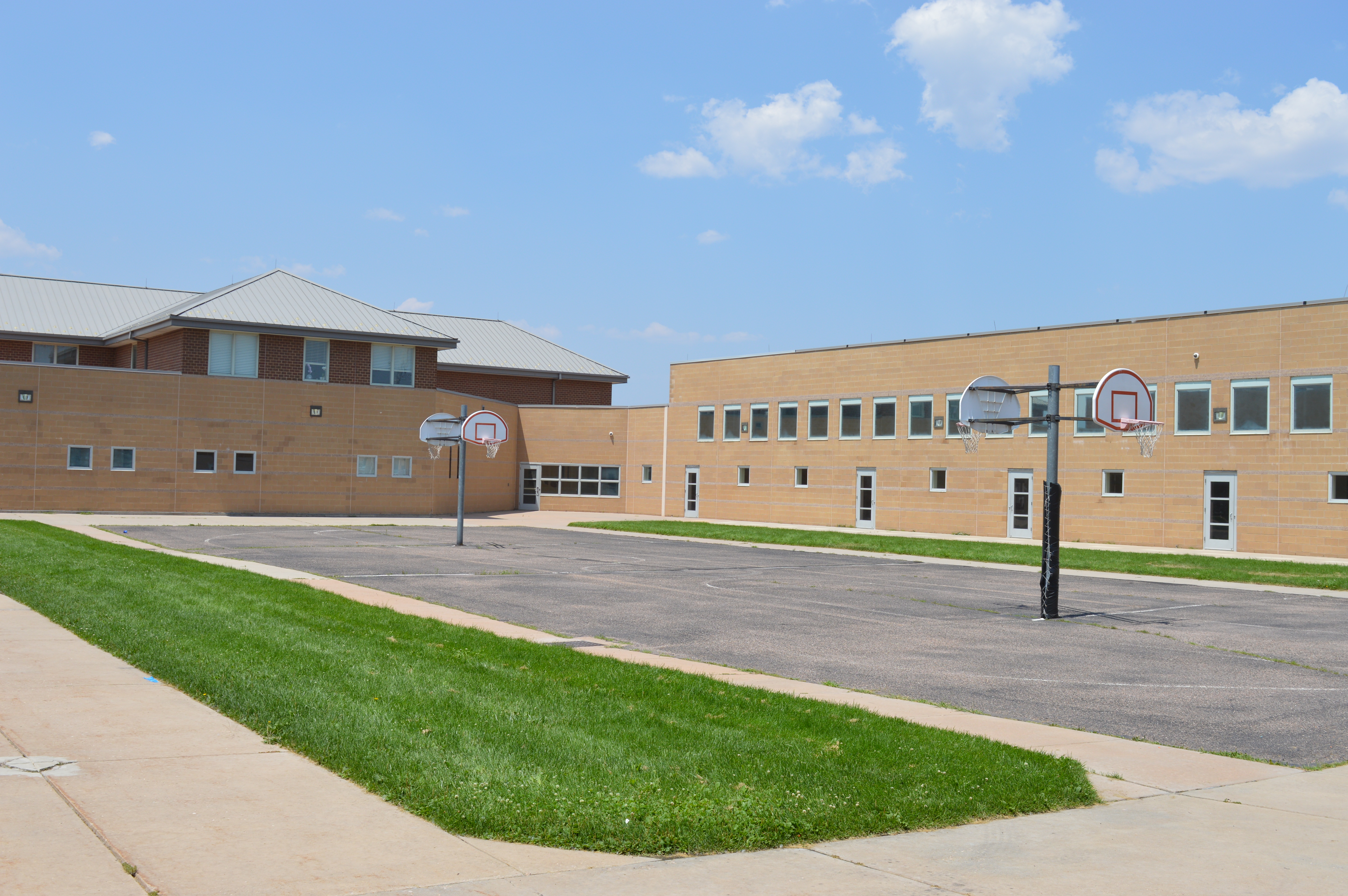 Outdoor courtyard at Spring Creek Youth Service Center